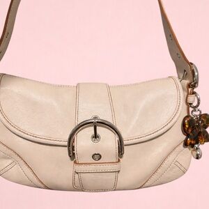 Y2K Coach vintage Cream Leather w/brown stitching Soho - signature inside